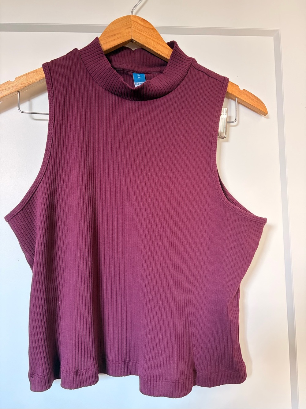 Old Navy Ribbed Mock Neck Sleeveless Tank - Plum